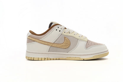 Dunk Low (Women's)