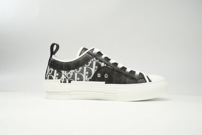 B23 Low-Top Sneaker (Women's)