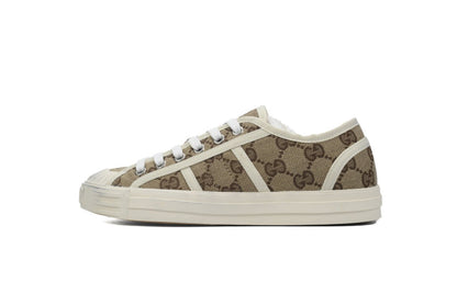 Julio Sneaker (Women’s)