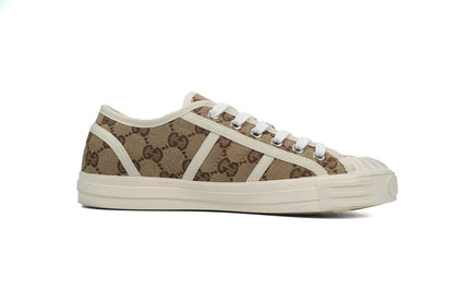 Julio Sneaker (Women’s)