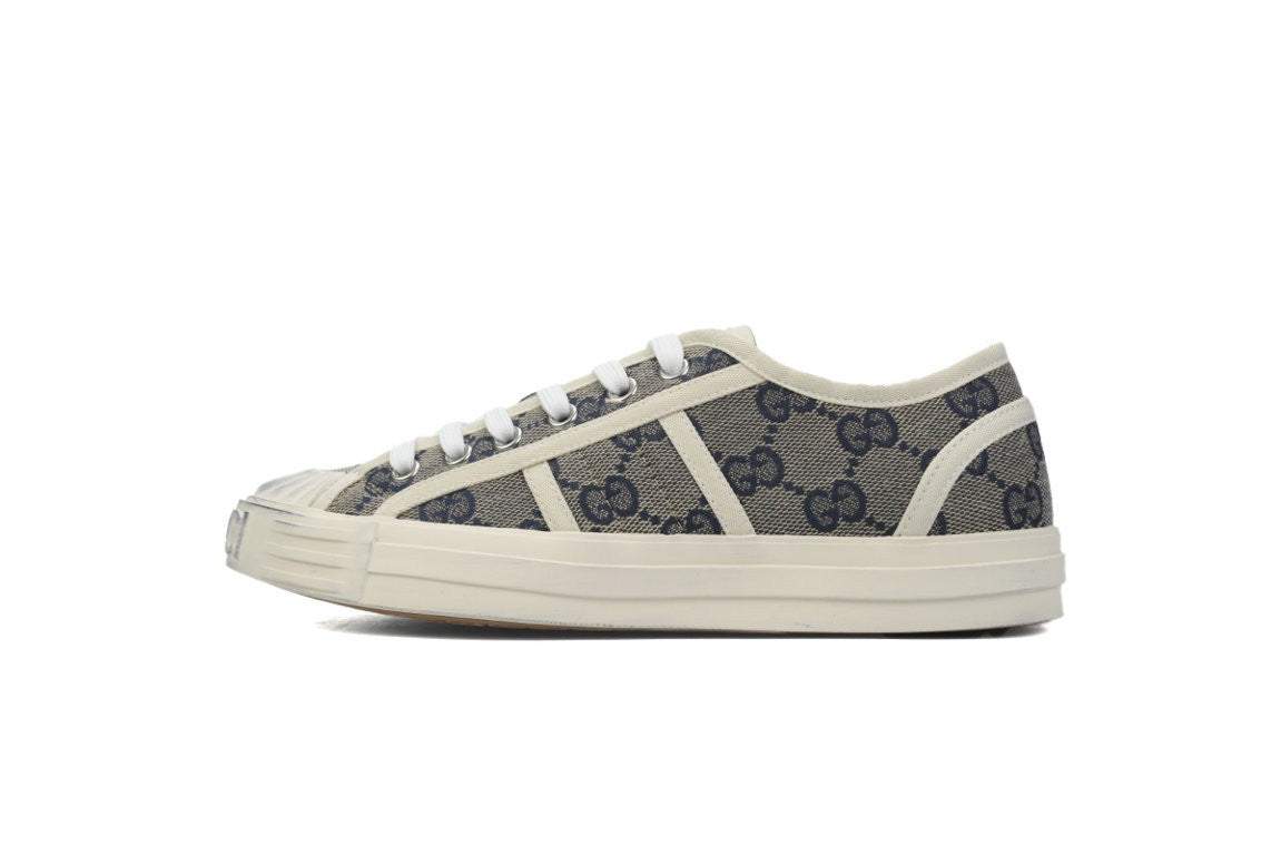 Julio Sneaker (Women’s)