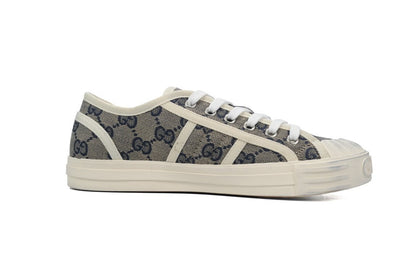 Julio Sneaker (Women’s)