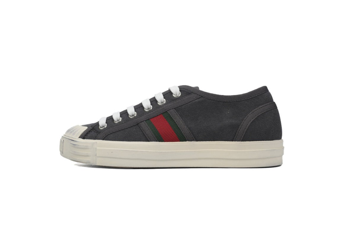 Julio Sneaker (Women’s)