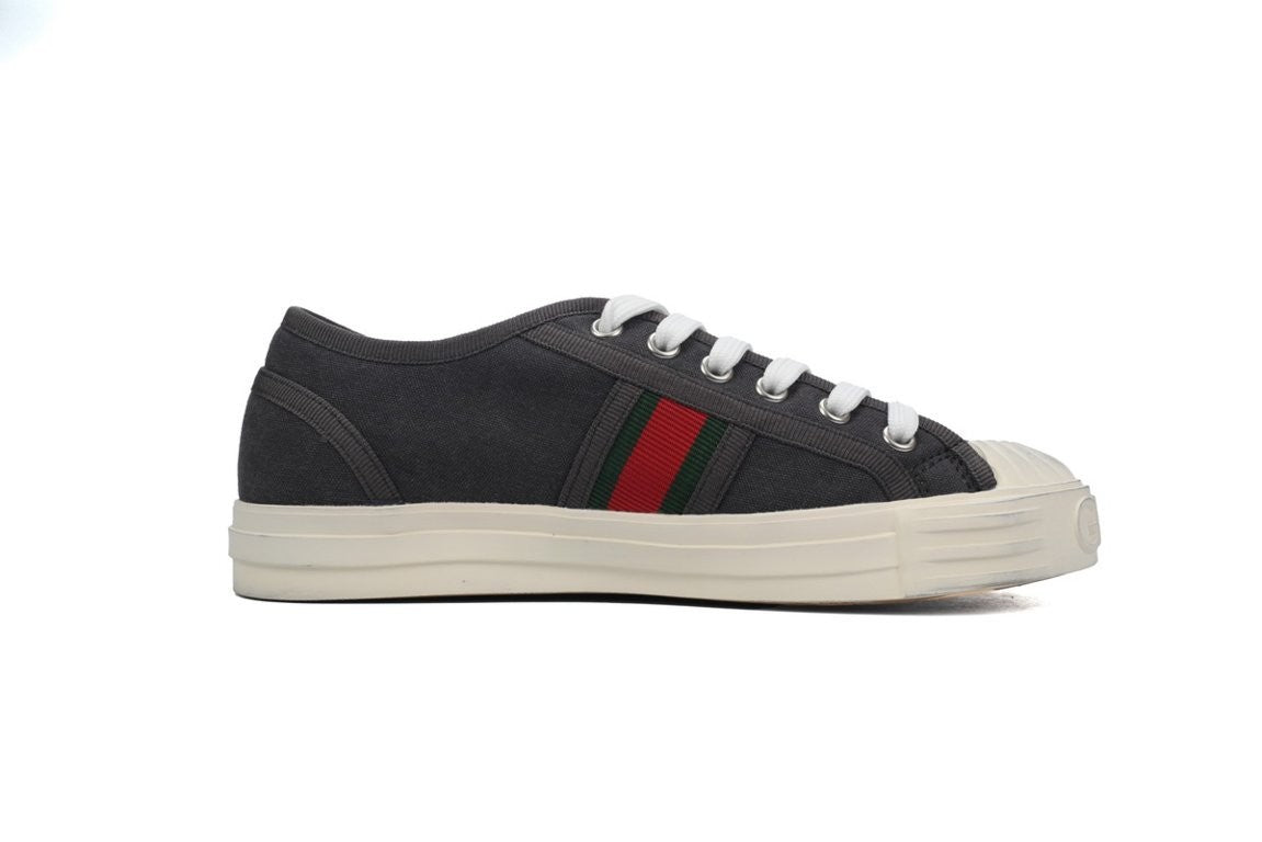 Julio Sneaker (Women’s)