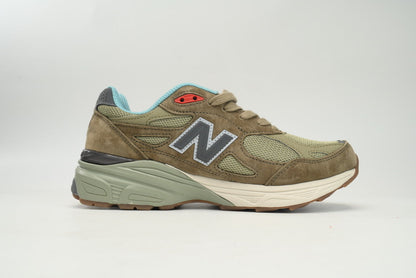 990 Sneakers (Women's)