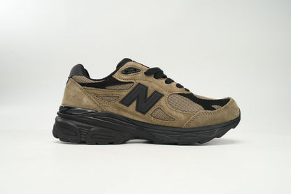 990 Sneakers (Women's)