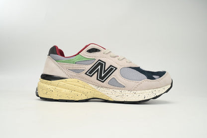 990 Sneakers (Women's)