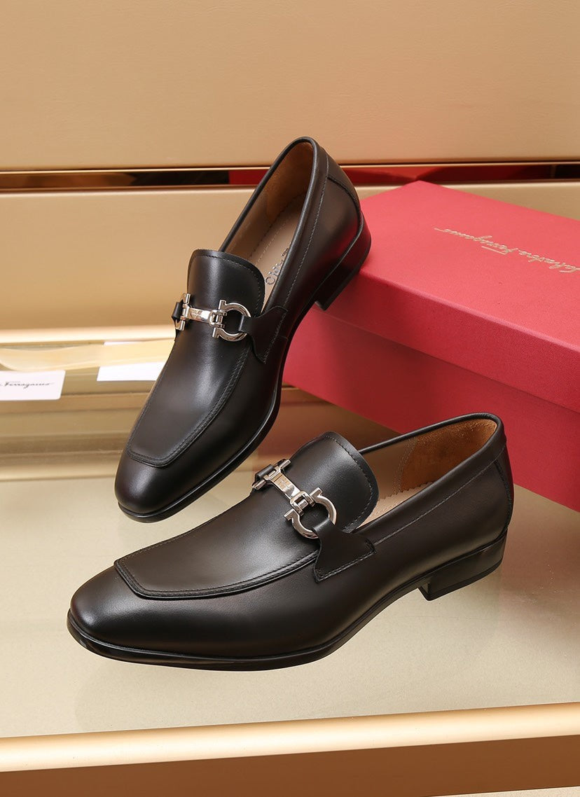 Gancini Ornament Loafer (Men's)