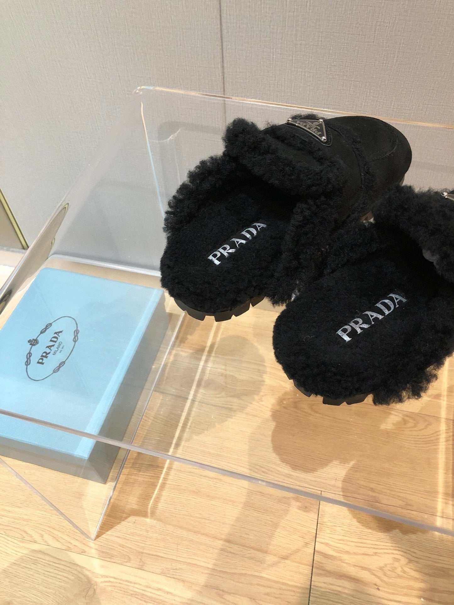 PRD Fur Slippers (Women’s)