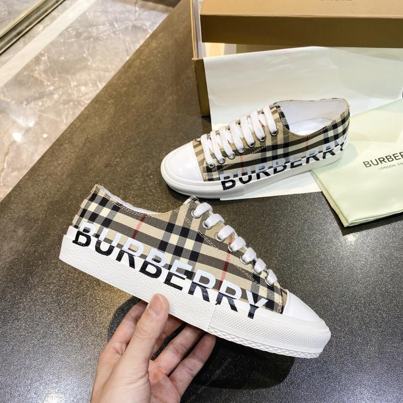 Logo Vintage Check Sneakers (Women’s)