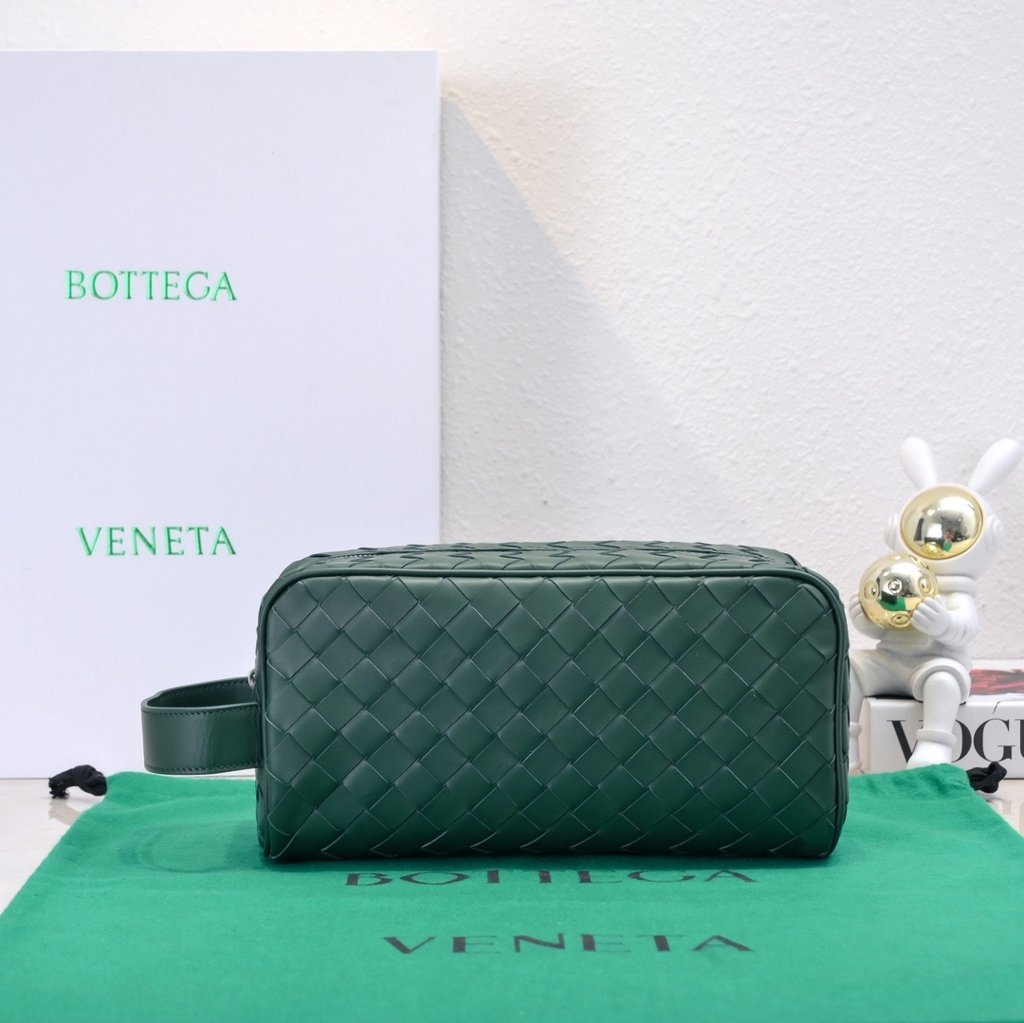 Intrecciato Clutch Bag