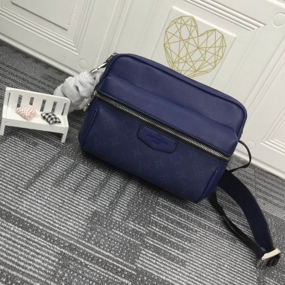 LIV Outdoor Messenger Bag