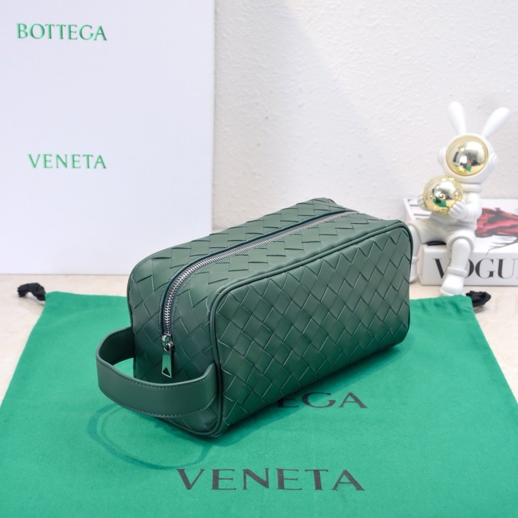 Intrecciato Clutch Bag