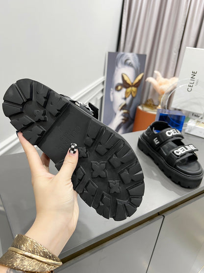 Outdoor Slippers (Women’s)