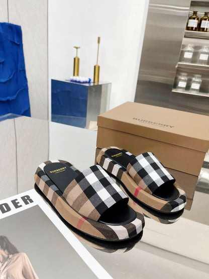 Vintage Check Logo Slippers (Women’s)