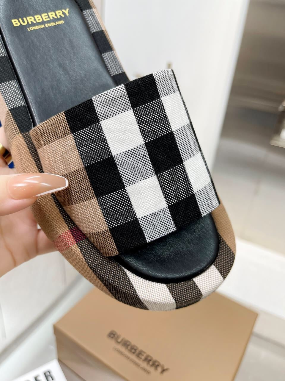 Vintage Check Logo Slippers (Women’s)