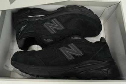 990 Sneakers (Women's)