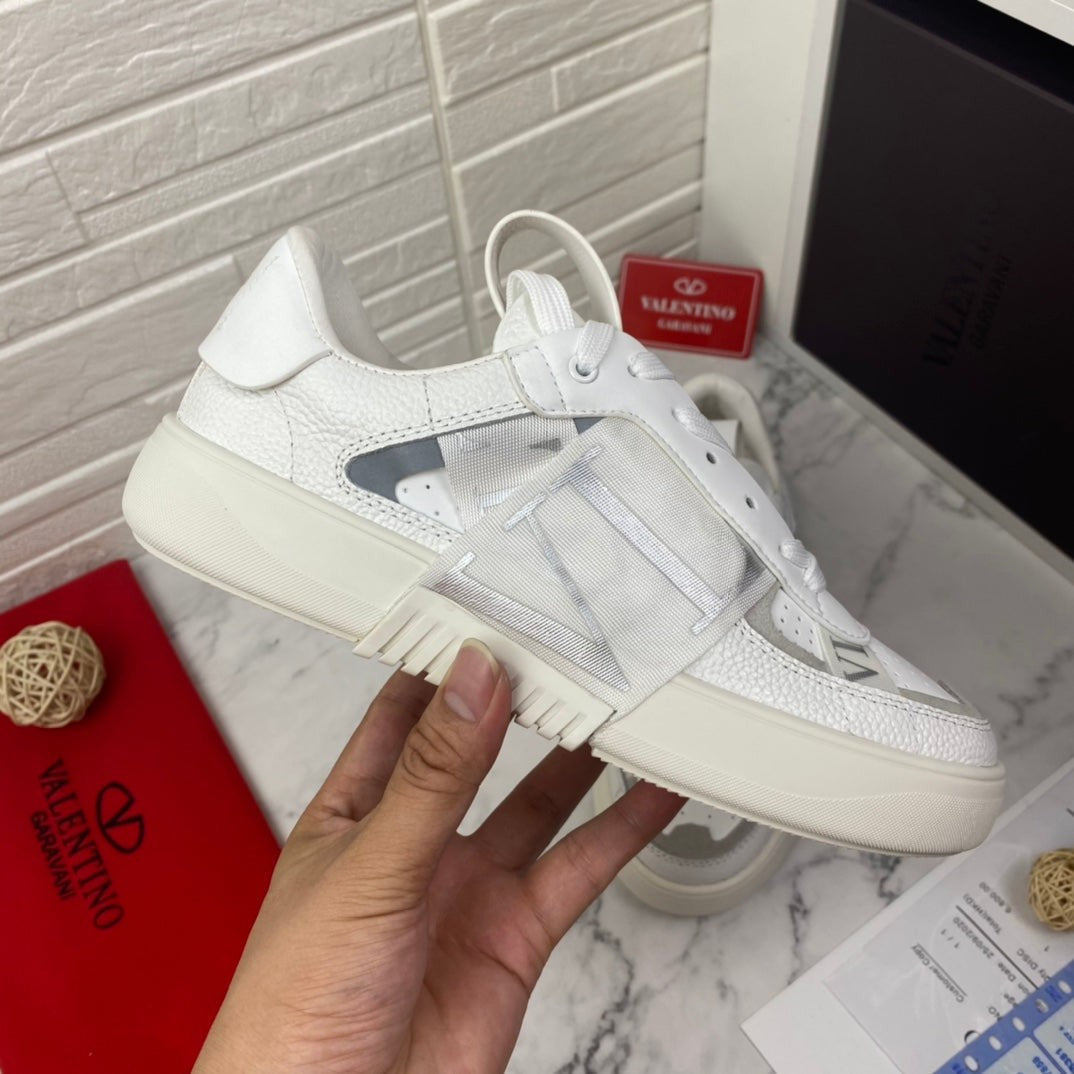 VLogo Low-Top Sneaker