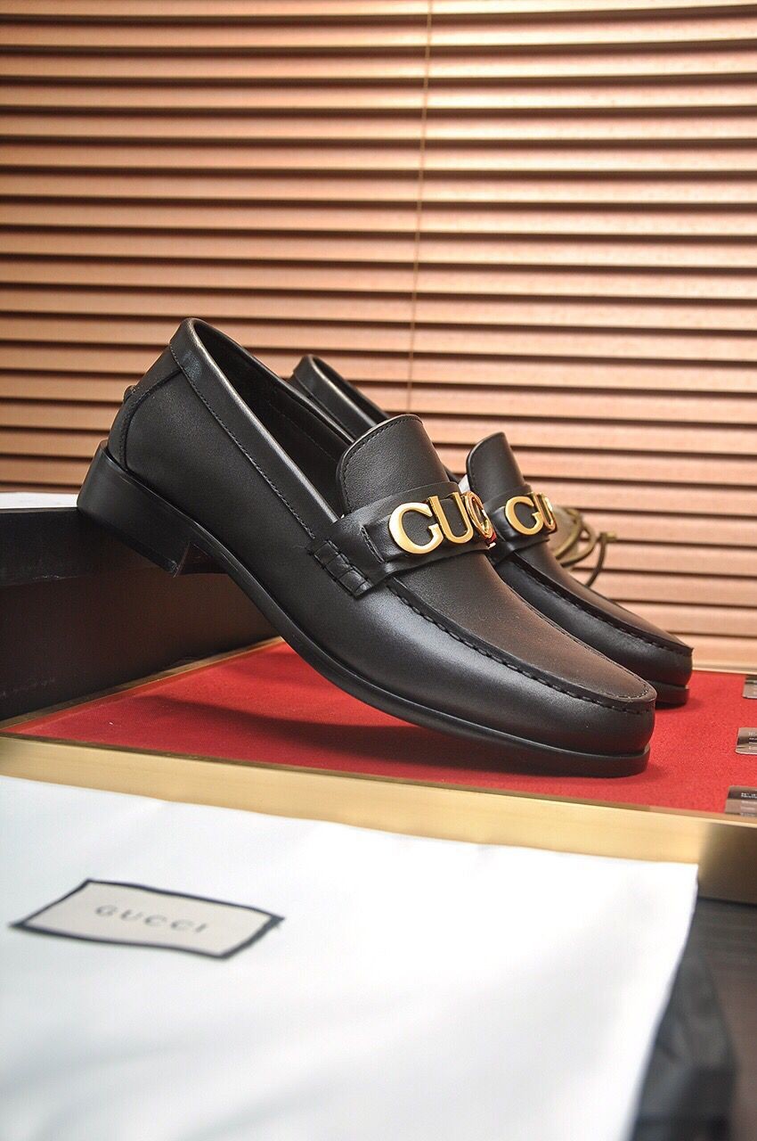 Logo Leather Loafer (Men’s)