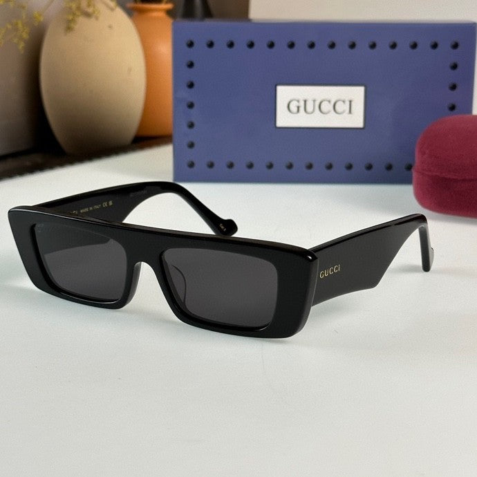 GV*C1  Square Sunglasses