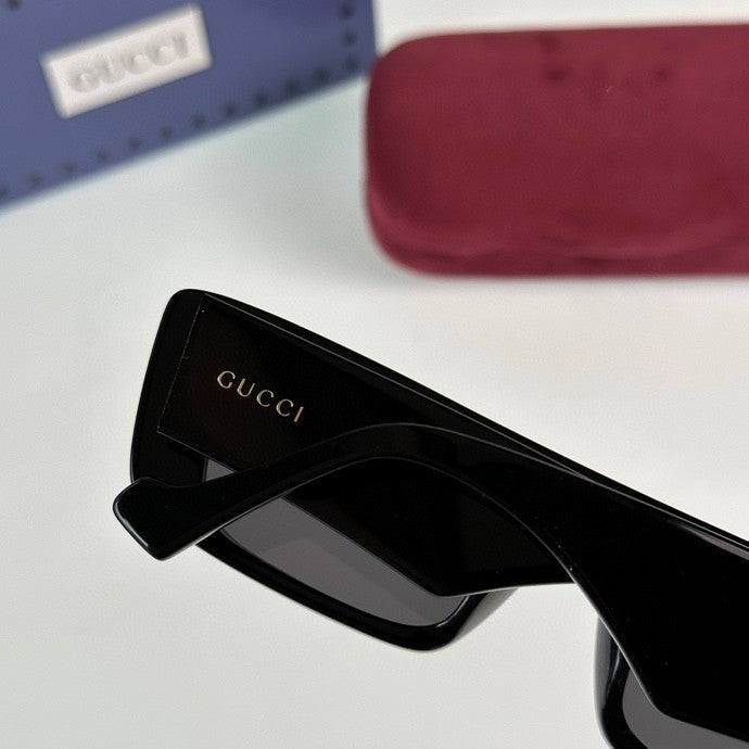 GV*C1  Square Sunglasses