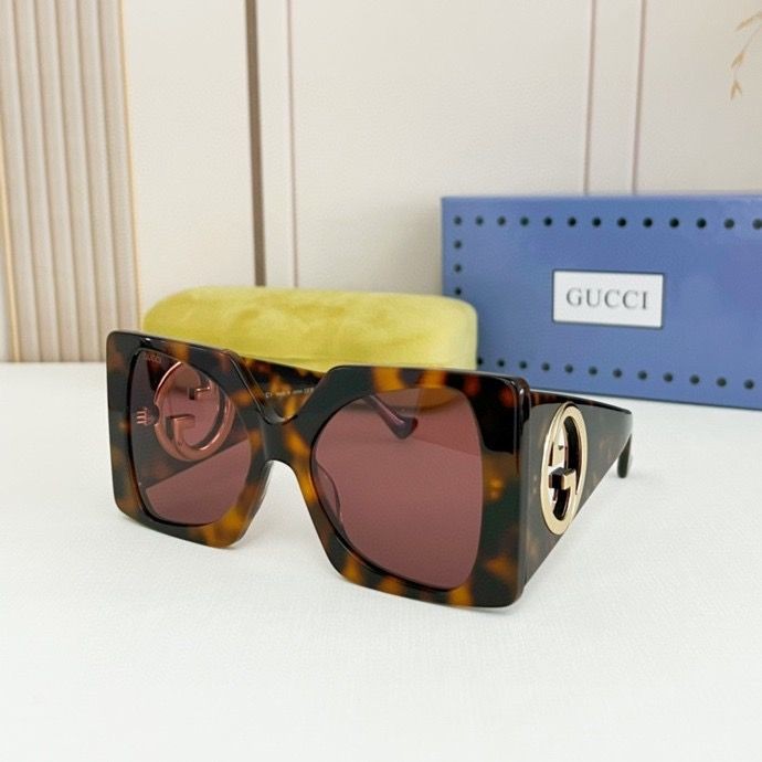 GV*C1  Square Sunglasses