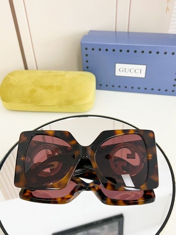 GV*C1  Square Sunglasses