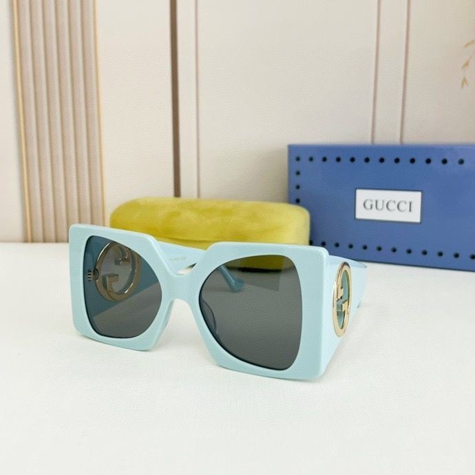 GV*C1  Square Sunglasses