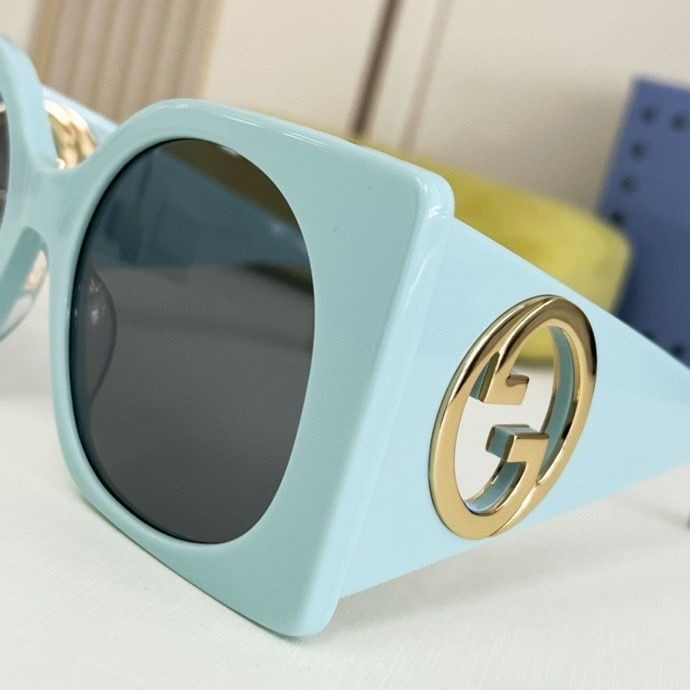 GV*C1  Square Sunglasses