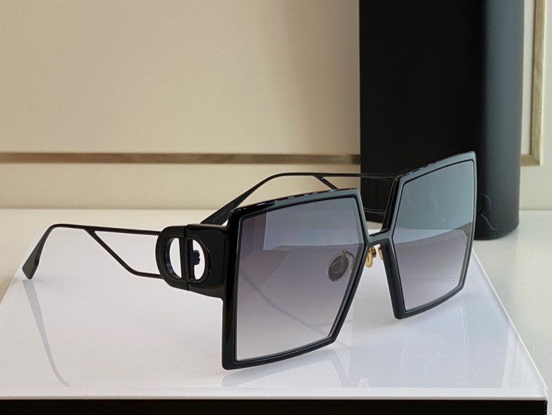 30 Montaigne Sunglasses