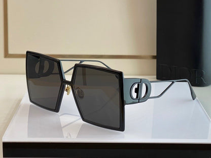 30 Montaigne Sunglasses