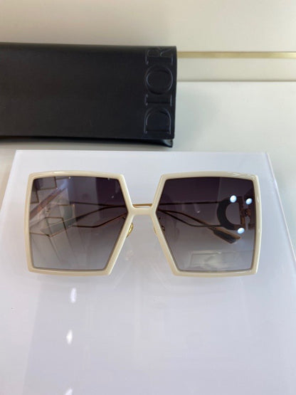 30 Montaigne Sunglasses