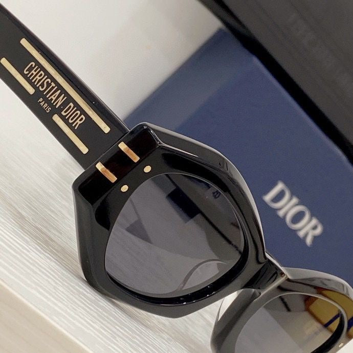 Signature Sunglasses