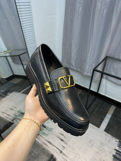 VL7N Stud Sign Loafers (Men's)