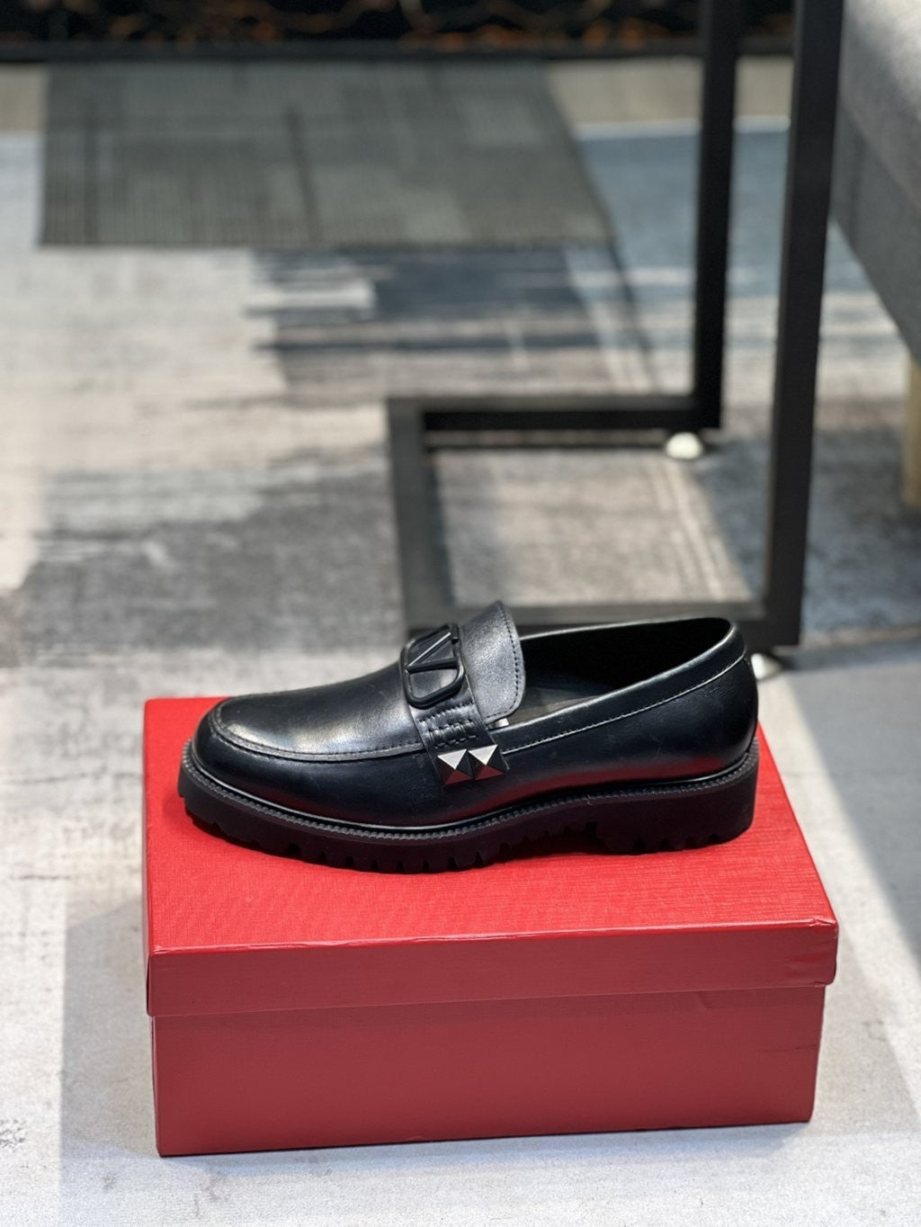 VL7N Stud Sign Loafers (Men's)