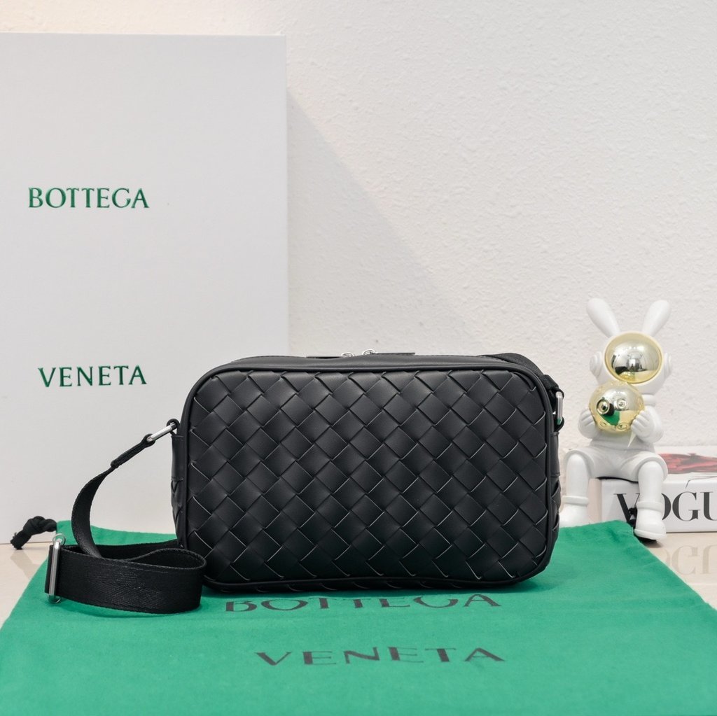 Intrecciato Camera Bag