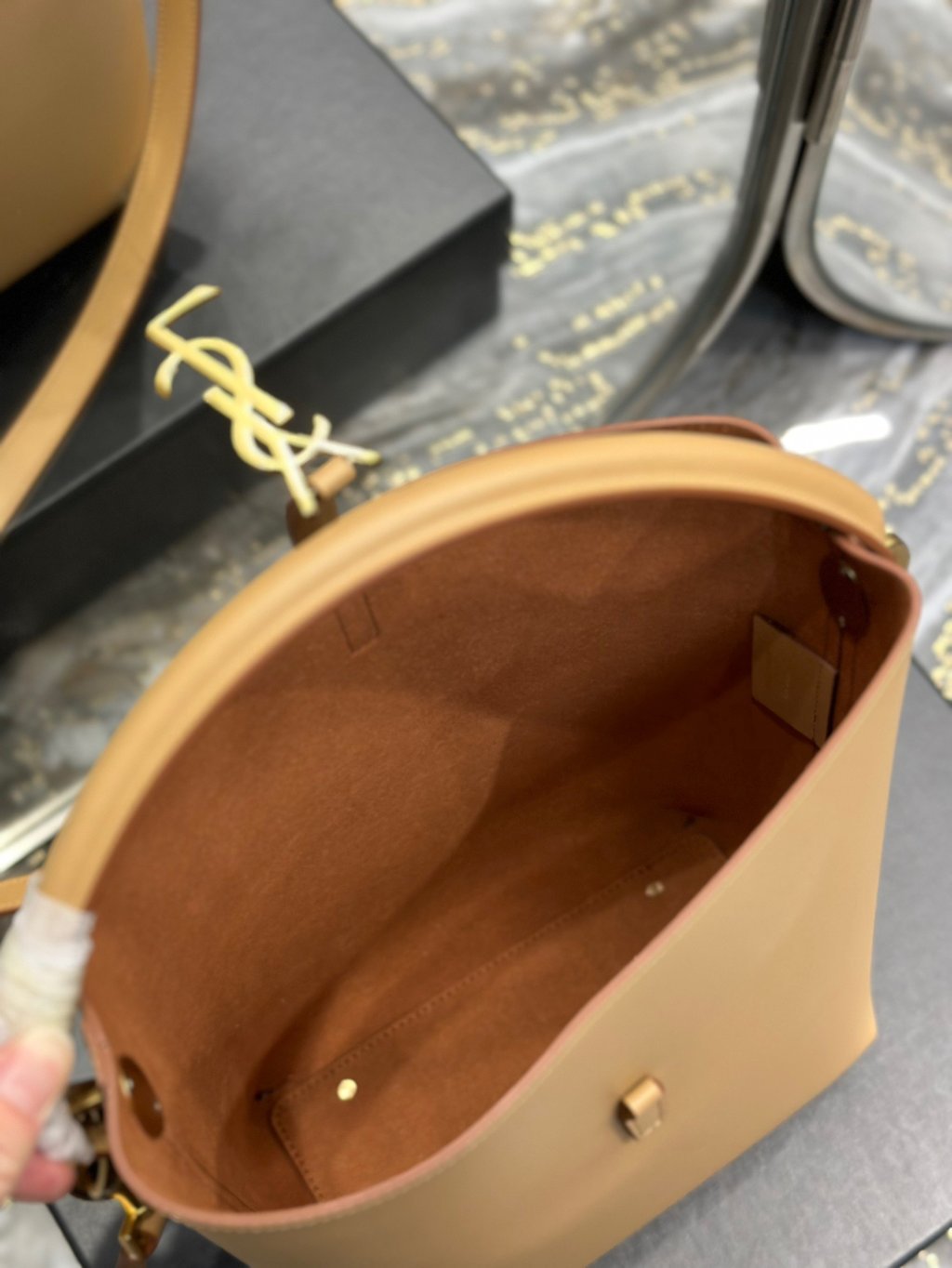 Fox Le 37 Bucket Bag