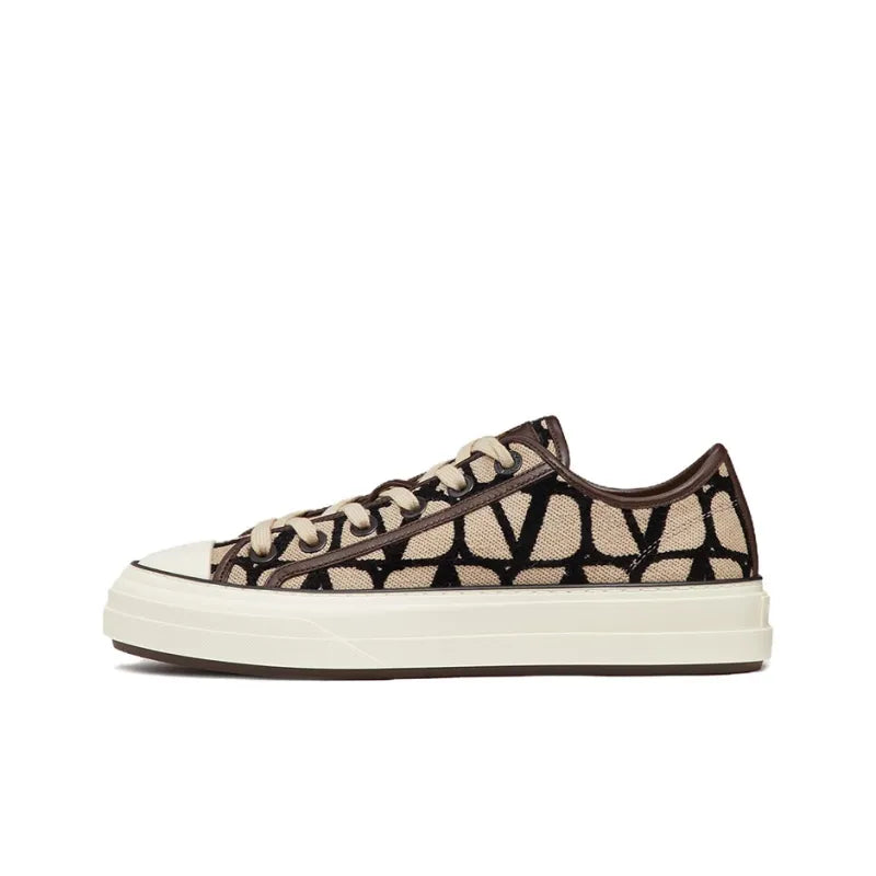 VL7N Toile Iconographe Print Low Top Sneakers