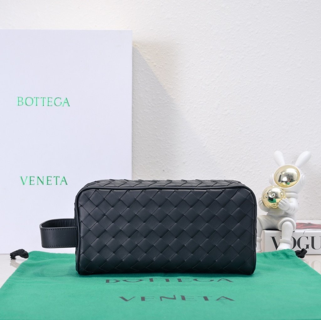 Intrecciato Clutch Bag