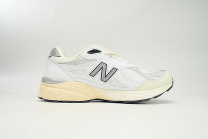 990 Sneakers (Women's)