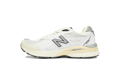 990 Sneakers (Women's)