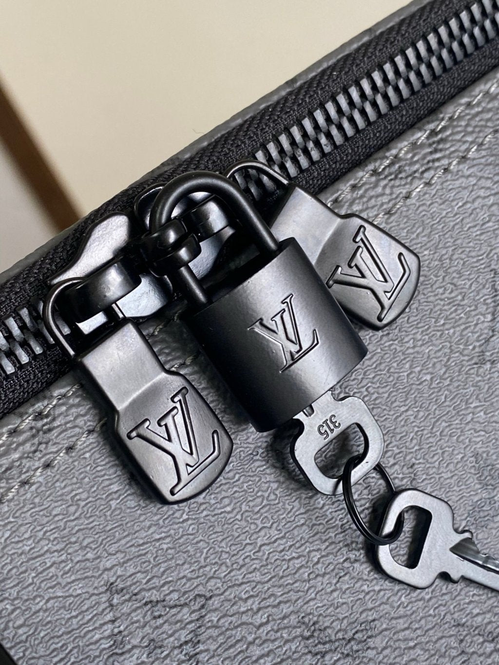 LIV Keepall 55