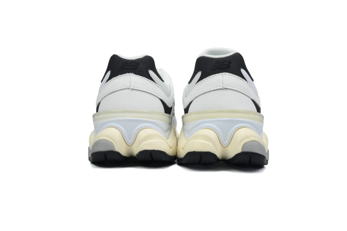 9060 Sneakers (Women's)